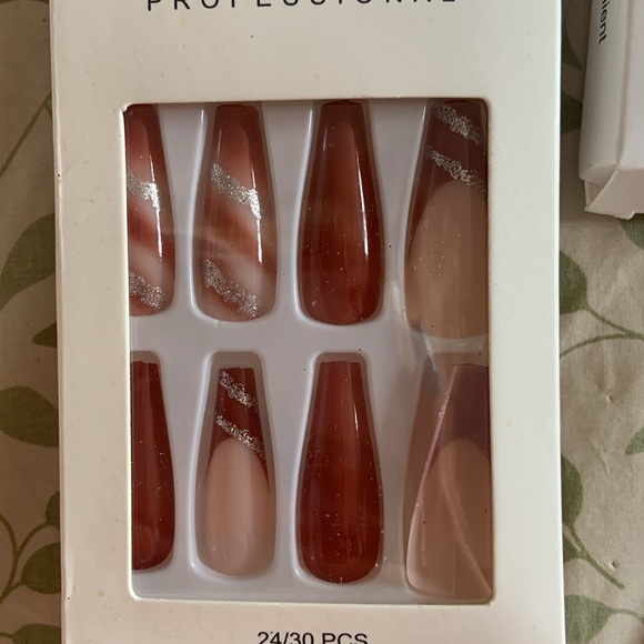 PRESS ON NAILS 2 pack - Picture 3 of 4